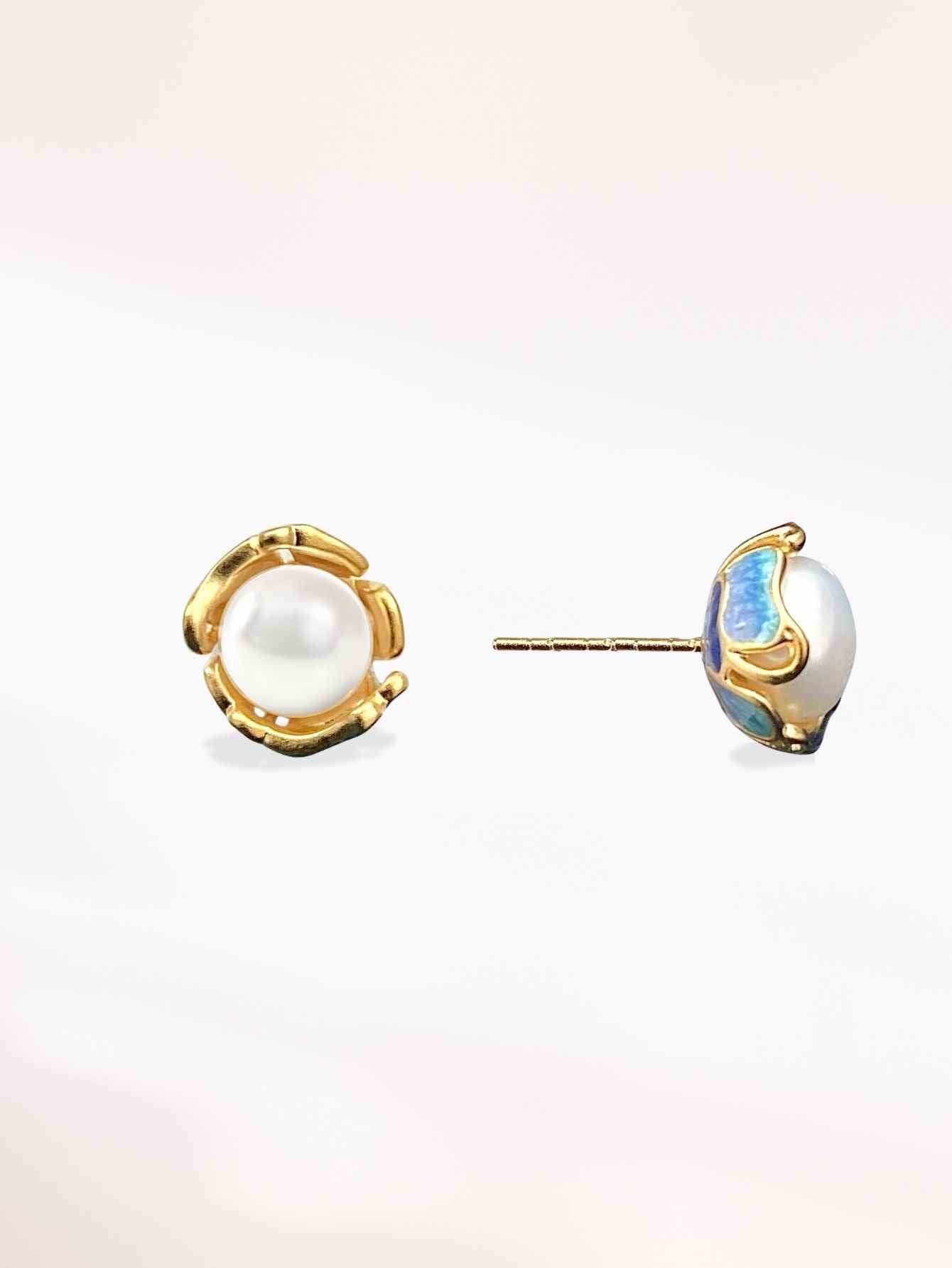Shell Pearl Earrings