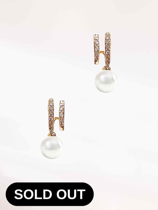 Dainty Pearl Gold Earrings